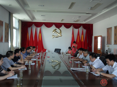 縣委兩新工委組織多部門來宣達現(xiàn)場答疑解惑